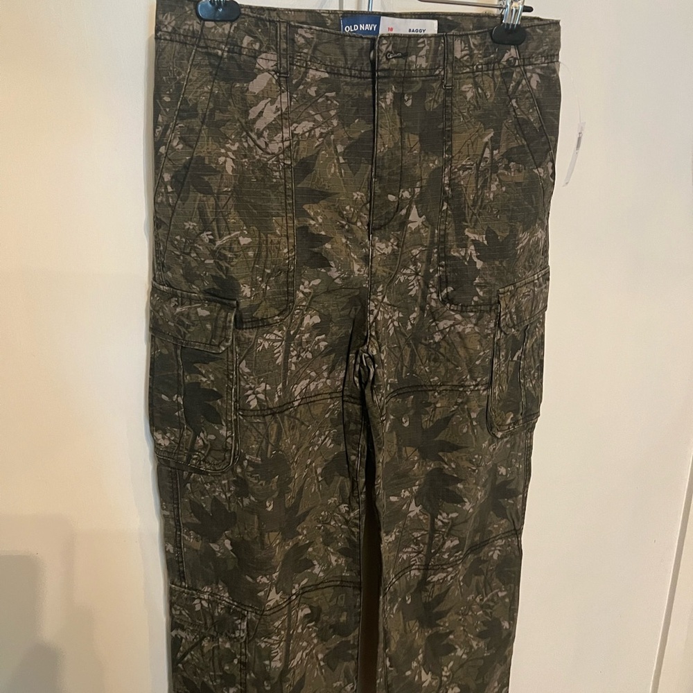 Kids Old Navy Olive Green Camo Cargo Pants